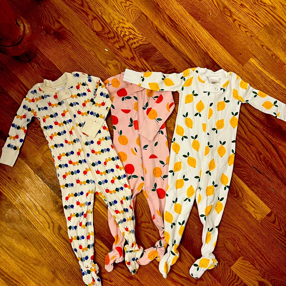 Hanna Andersson 100% cotton long sleeve footed pajamas size 70 US 6-12 months